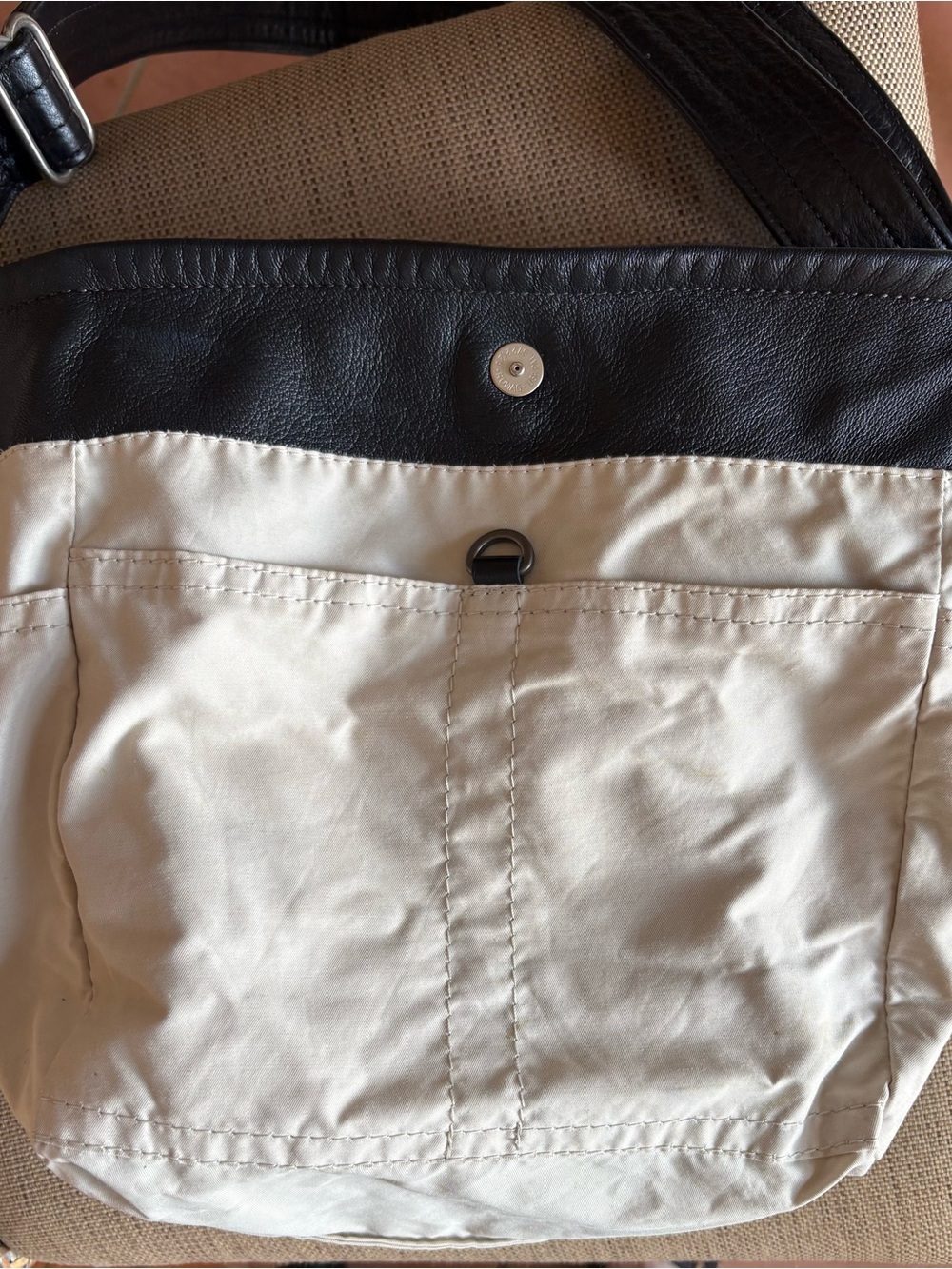 Rough & Tumble Leather Shoulder Bag in meticulous condition! - Picture 10 of 12
